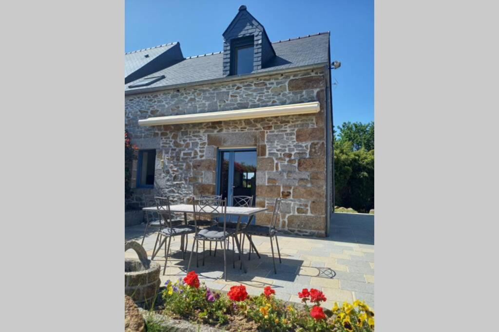 La Maison Bleue Saint-Sauveur-des-Landes Экстерьер фото