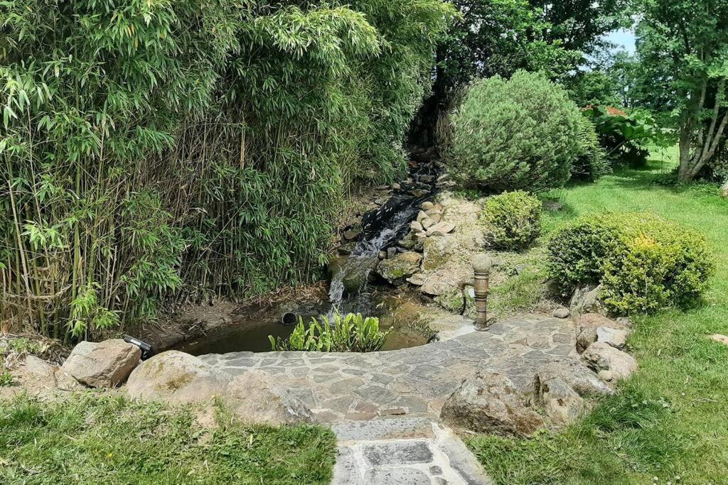 La Maison Bleue Saint-Sauveur-des-Landes Экстерьер фото